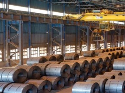 بی برقی تولید فولاد ایران را ۵.۴ درصد کاهش داد