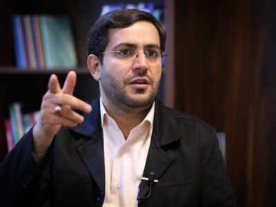 صادرات فولاد و پتروشیمی مانند فروش فرش زیرپای کشور است