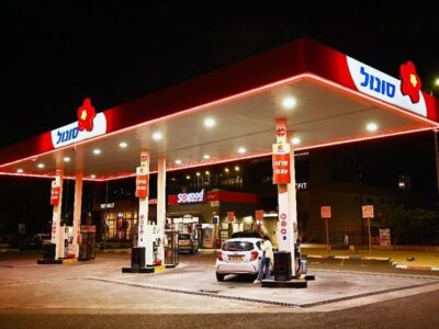 کاهش مصرف بنزین در جمعه 8 فروردین به 125 میلیون لیتر