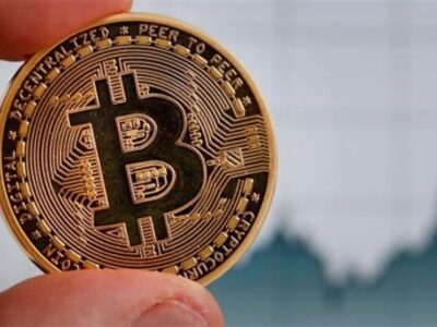 خطر کاهش قیمت بیت کوین تا 71000 دلار