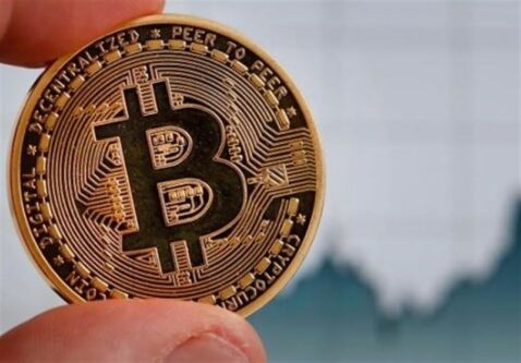 خطر کاهش قیمت بیت کوین تا 71000 دلار