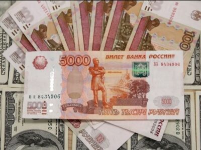 دلار در برابر روبل به پایین‌ترین سطح 2 سال اخیر رسید