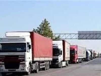 کامیونداران مشغول کارند؛تاکید دولت بر حل مشکل بیمه رانندگان