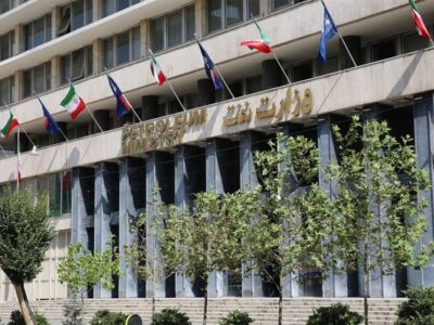 وزارت نفت: از نزدیک شدن به تأسیسات آسیب‌دیده خودداری کنید