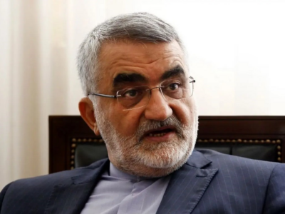 مدنی زاده سالها با سازمان برنامه و بانک مرکزی همکاری داشت