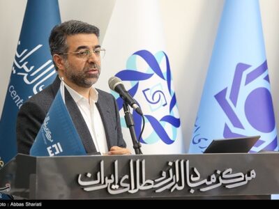 بازار ارز تجاری باز است/معاملات طبق روال انجام میشود