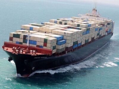 بیمه جنگی شامل منطقه خلیج فارس نشد/ افزایش هزینه حمل دریایی بر قیمت کالا