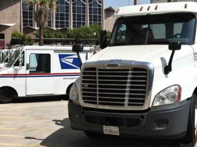 سقوط 80 درصدی ارسال بسته‌های پستی به آمریکا پس از تصمیم جنجالی ترامپ