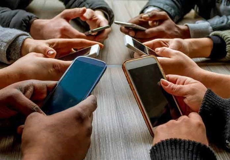 جولان آیفون قاچاق  با رمز رجیستری مسافری/ستاد مبارزه با کالای قاچاق شفاف سازی کند