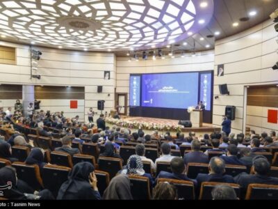 حاشیه‌نگاری روز ملی صادرات؛روایت صادرکنندگان از موانع صادرات در برابر رئیس‌ جمهور