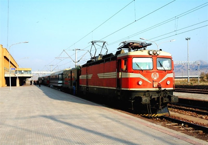 تزریق بی‌نتیجه 10 همت به بخش ریلی؛ چرا بهره‌وری لکوموتیوها در کشور پایین است؟