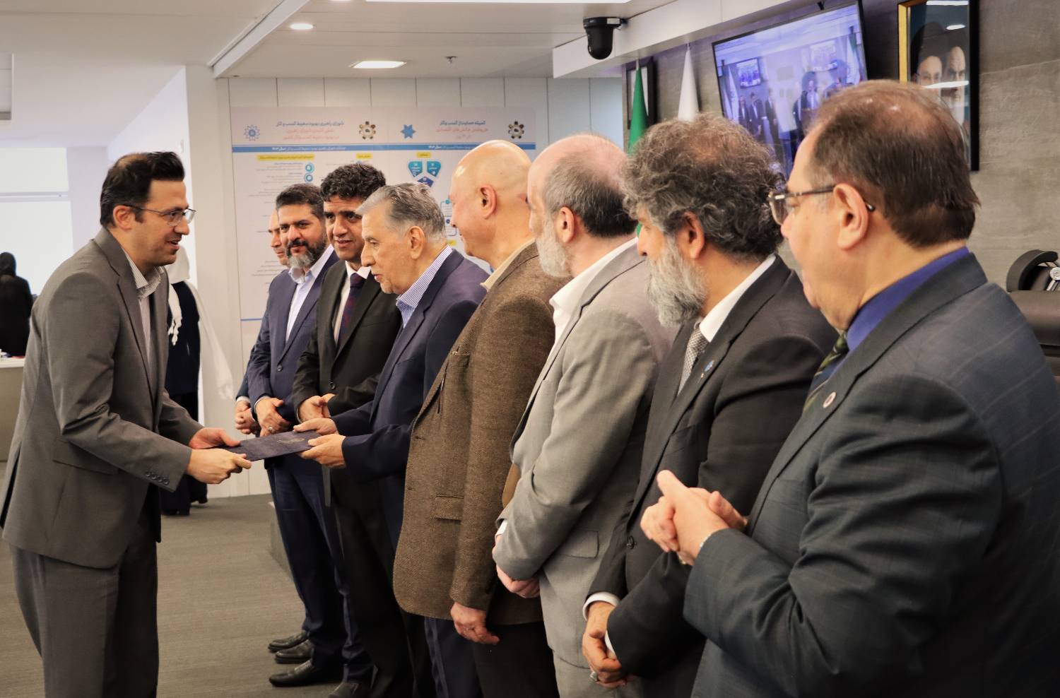 دی
